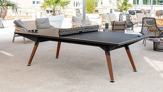 table de ping-pong noire terrasse hotel