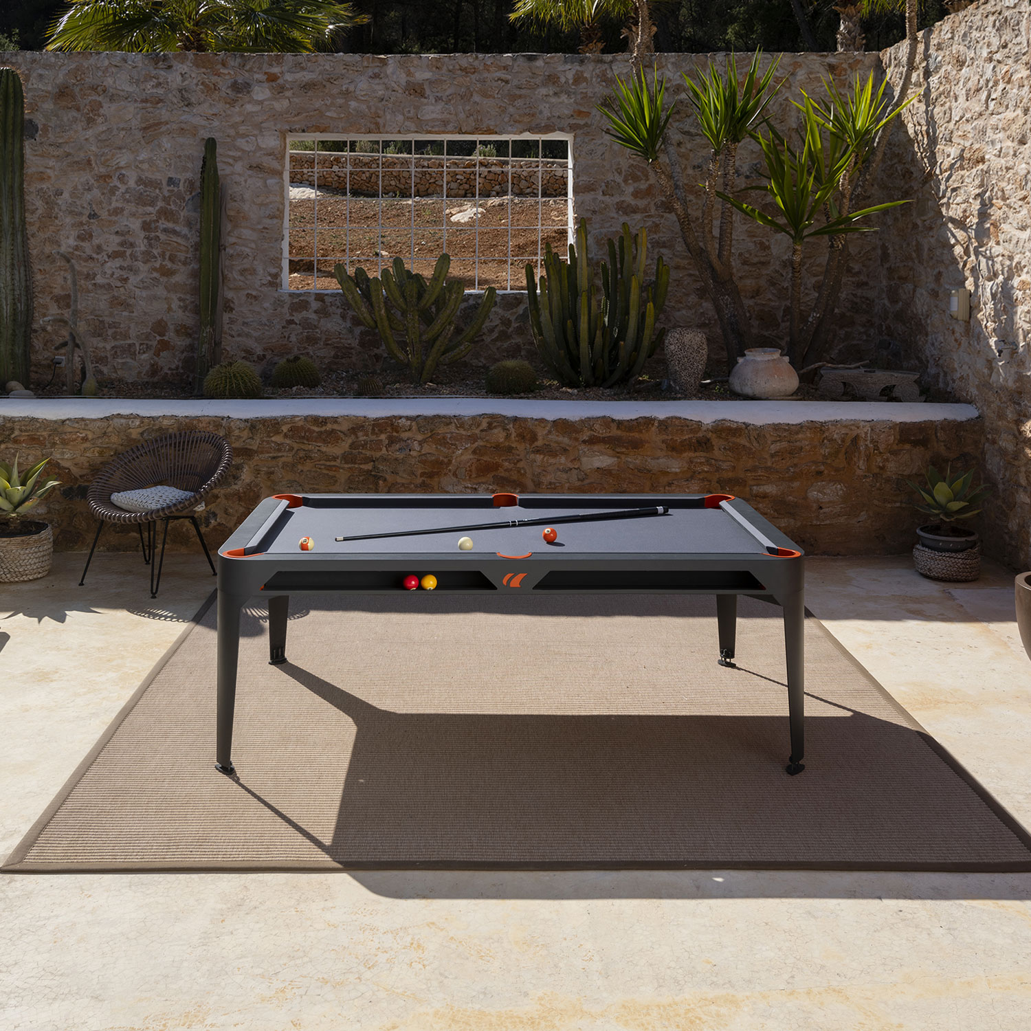 table-de-billard-cornilleau-lifestyle-patio.jpg
